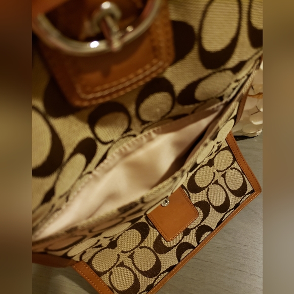 **SOLD** Coach Signature Hobo Khaki Brown Handbag and Wallet - Picture 3 of 12